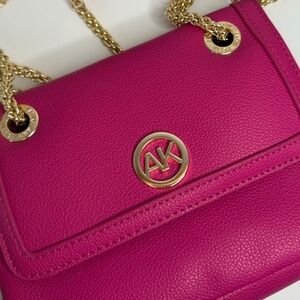 💖 Anne Klein Fuchsia Pink Shoulder Bag – Gold Chain Detail